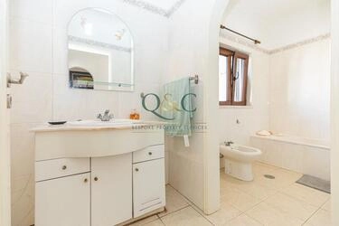 Villa avec 4 chambres à vendre à Quarteira