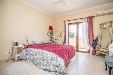Villa avec 4 chambres à vendre à Quarteira