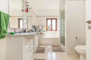 Villa avec 4 chambres à vendre à Quarteira