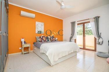 Villa avec 4 chambres à vendre à Quarteira