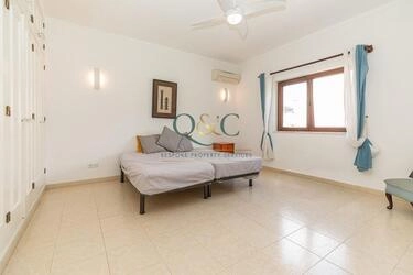 Villa avec 4 chambres à vendre à Quarteira