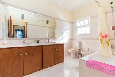 Villa avec 4 chambres à vendre à Santa Bárbara de Nexe