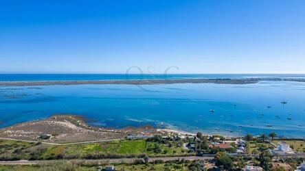 Propriété unique avec vue sur la mer à Ria Formosa, près d'O
