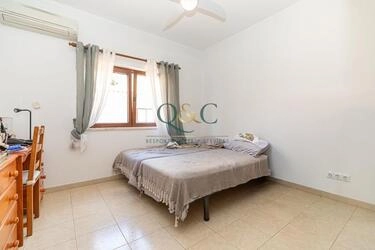 Villa com 4 quartos à venda em Quarteira