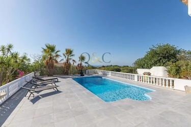 Villa com 4 quartos à venda em Santa Bárbara de Nexe