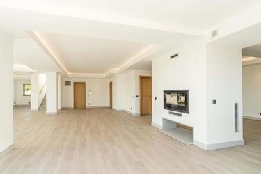 Villa com 4 quartos à venda em Santa Bárbara de Nexe