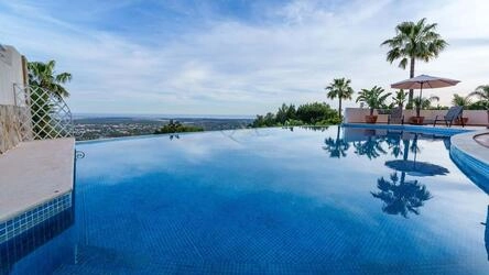 Villa com 4 quartos à venda em Santa Bárbara de Nexe