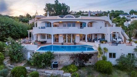 Villa com 4 quartos à venda em Santa Bárbara de Nexe