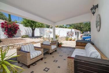Villa com 4 quartos à venda em Santa Bárbara de Nexe