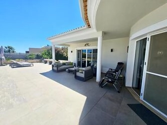 5 Bedroom Villa For Sale in Almancil