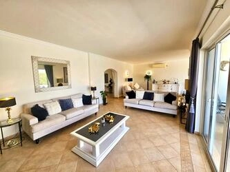 5 Bedroom Villa For Sale in Almancil