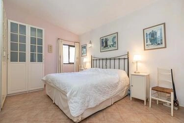 5 Bedroom Villa For Sale in Santa Bárbara de Nexe