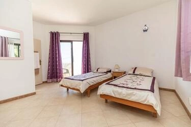 5 Bedroom Villa For Sale in Santa Bárbara de Nexe