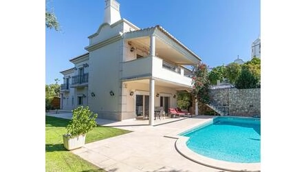 5 Bedroom Villa For Sale in Santa Bárbara de Nexe