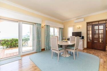 5 Bedroom Villa For Sale in São Brás de Alportel