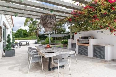 5 Bedroom Villa For Sale in Almancil