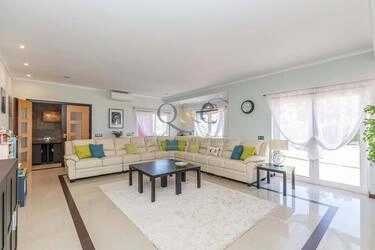 Villa com 5 quartos à venda em Quarteira