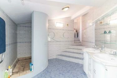 6 Bedroom Villa For Sale in Loulé (São Sebastião)