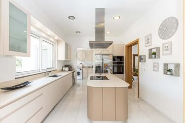 6 Bedroom Villa For Sale in São Brás de Alportel