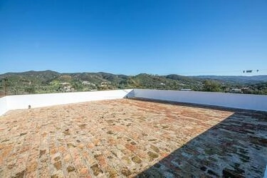 7 Bedroom Villa For Sale in Salir